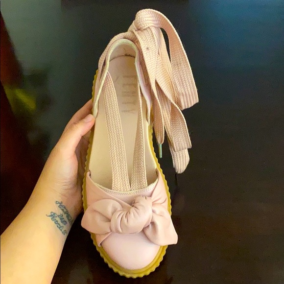 Shoes - Picture 2 of 5